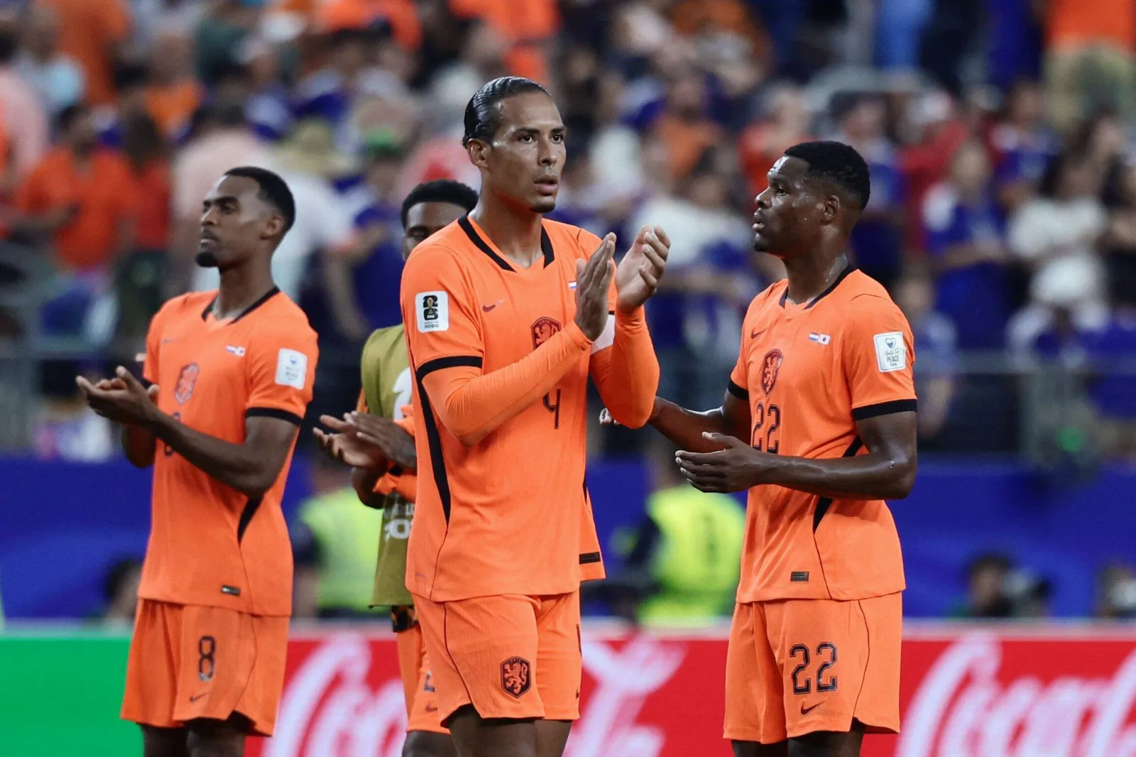 Subastan camisetas de Países Bajos del empate ante Japón en puja solidaria