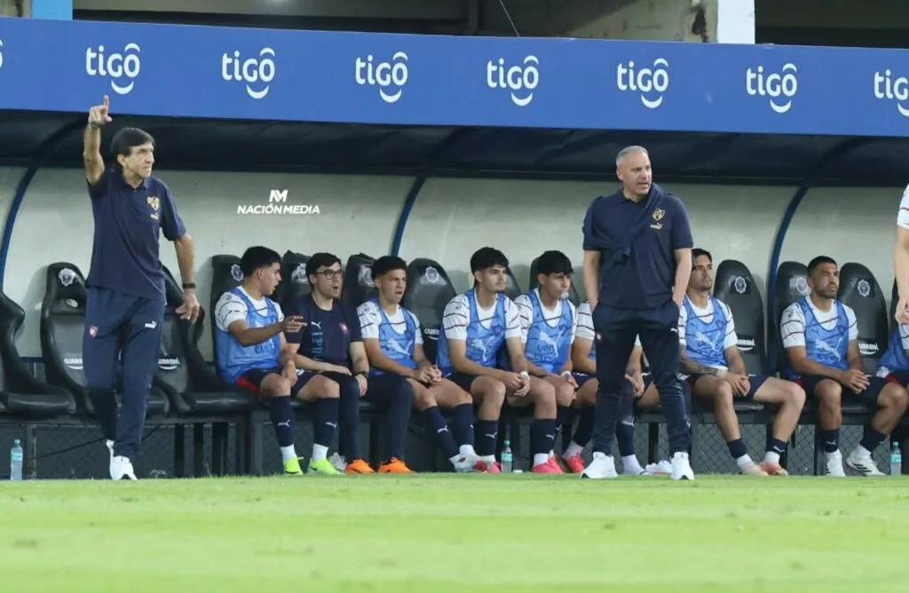 Gustavo Costas elogia la rápida adaptación de los jugadores de Cerro Porteño