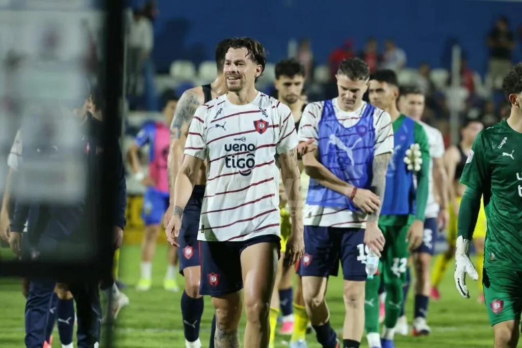 Gustavo Costas explica el regreso de los futbolistas "descongelados" en Cerro Porteño