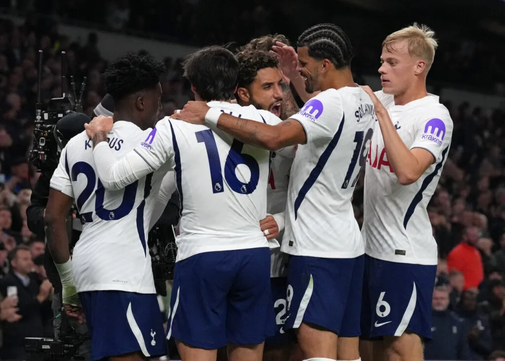 Tottenham logra su primera victoria y abandona el descenso en la Premier League